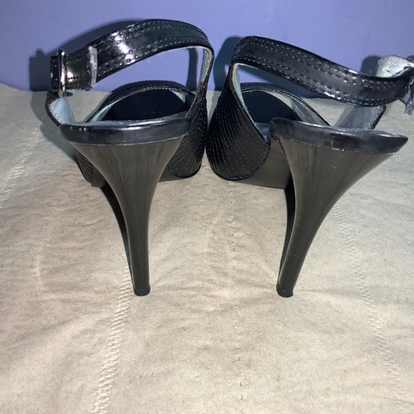 Carlos Santana Commit peep toe sling back black heels Sz 7.5M - Picture 4 of 7